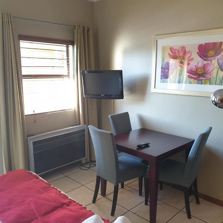 Grosvenor Apartments Pretoria-Noord Buitenkant foto
