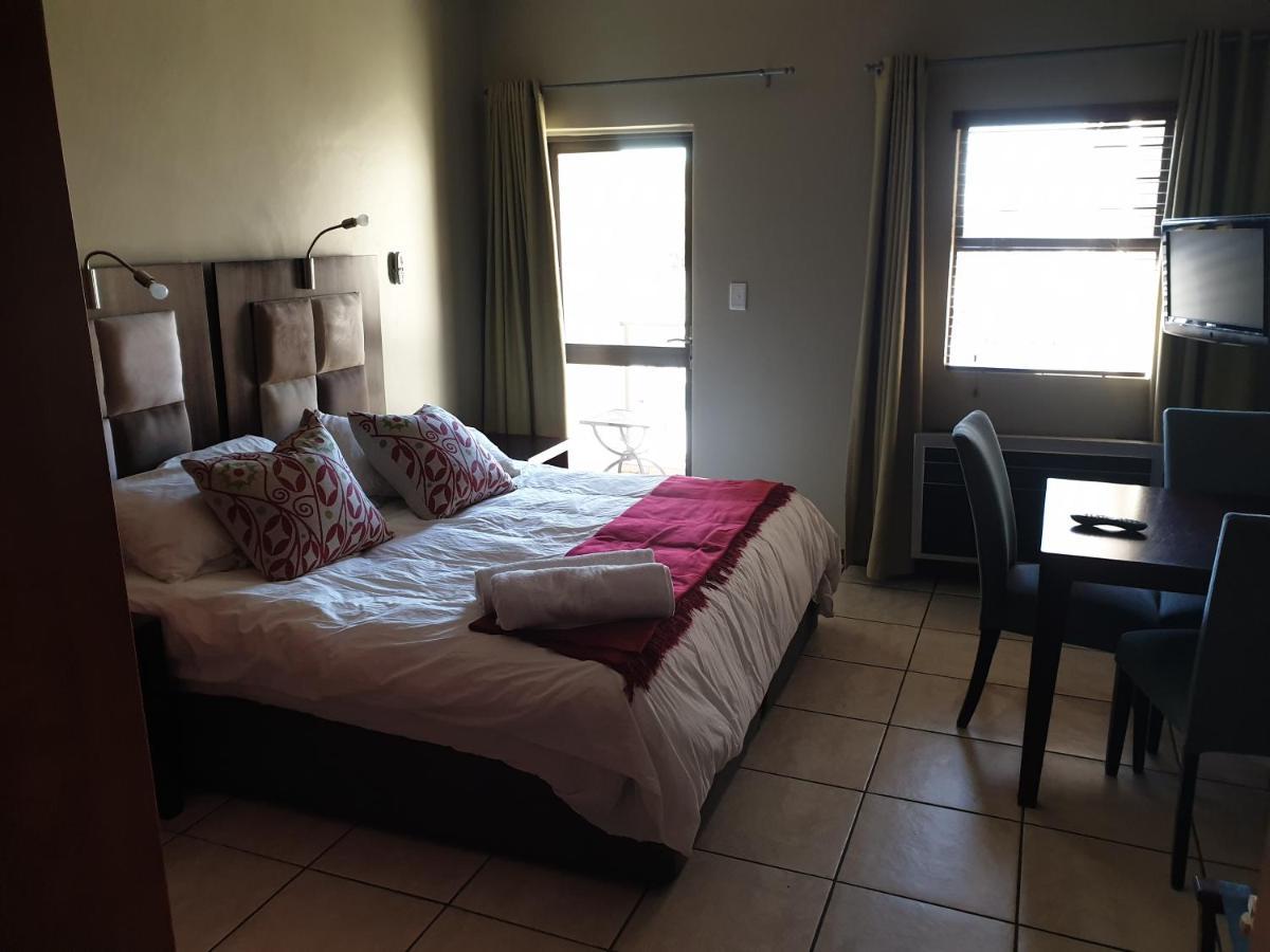 Grosvenor Apartments Pretoria-Noord Buitenkant foto